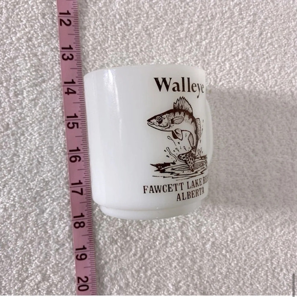 Vintage Fawcett Lake  Resort Alberta Walleye Milk Glass Mug - Picture 8 of 9